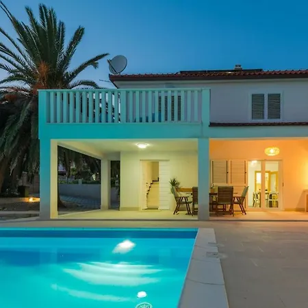 Luxury Holiday With Private Pool By The Beach In - Peljesac Vila *