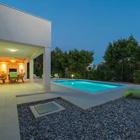 Luxury Holiday With Private Pool By The Beach In - Peljesac Orebić