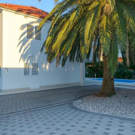 Luxury Holiday With Private Pool By The Beach In - Peljesac Vila *